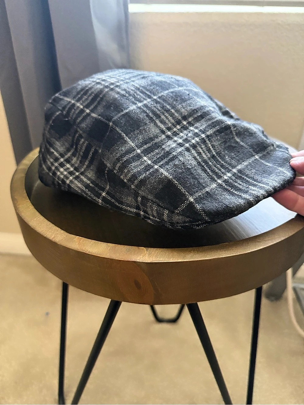 Banana Republic Men's Plaid Driver Cap Flat Hat L/XL Gray Black Wool Blend